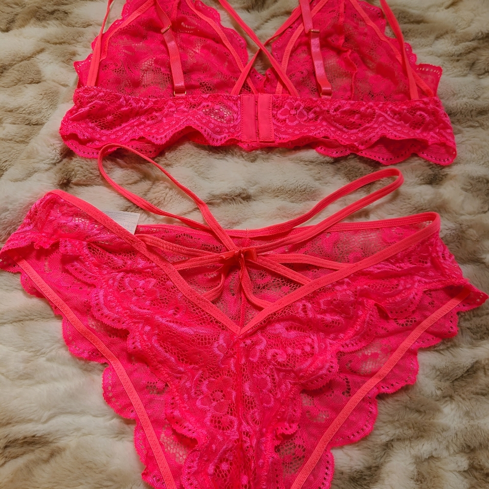 Pink lacy strappy bra and panties set L - Picture 3 of 5